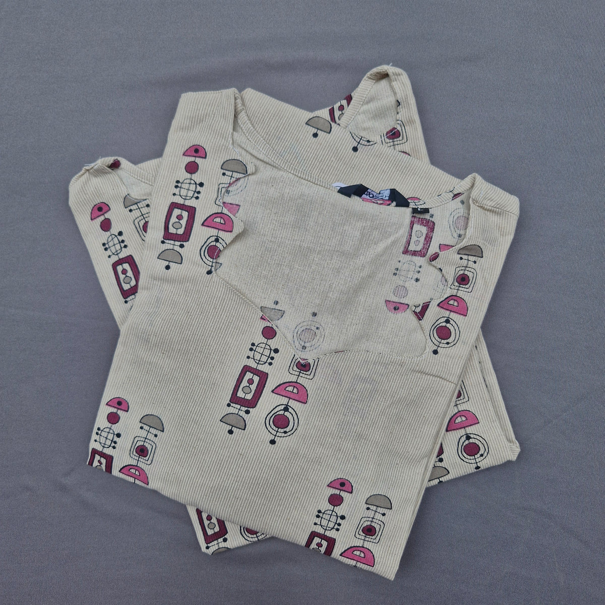 🌸 Premium Cotton Straight Fit Side-Slit Kurti