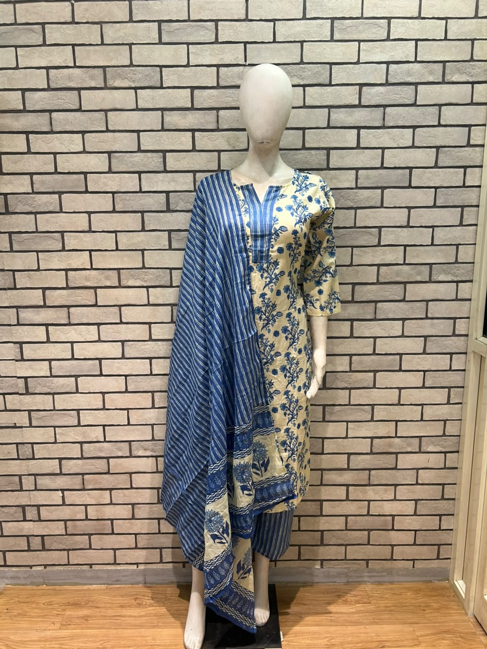 Ivary Floral Blossom Pure Cotton Kurta Set 🌸🤍